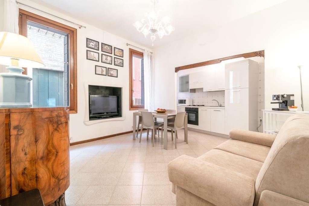 Casa Delle Botteghe Apartment Венеция Екстериор снимка